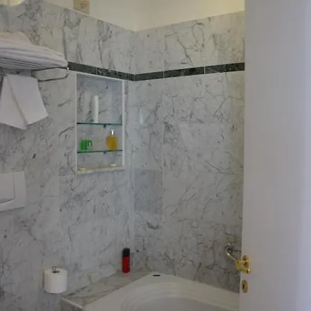 Garni' Serena カオルレ