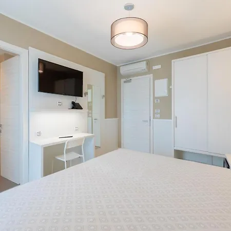 ホテル Garni' Serena カオルレ